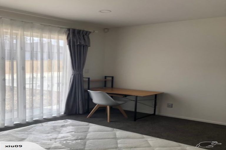 Photo of property in 10 Tararua Street, Massey, Auckland, 0614