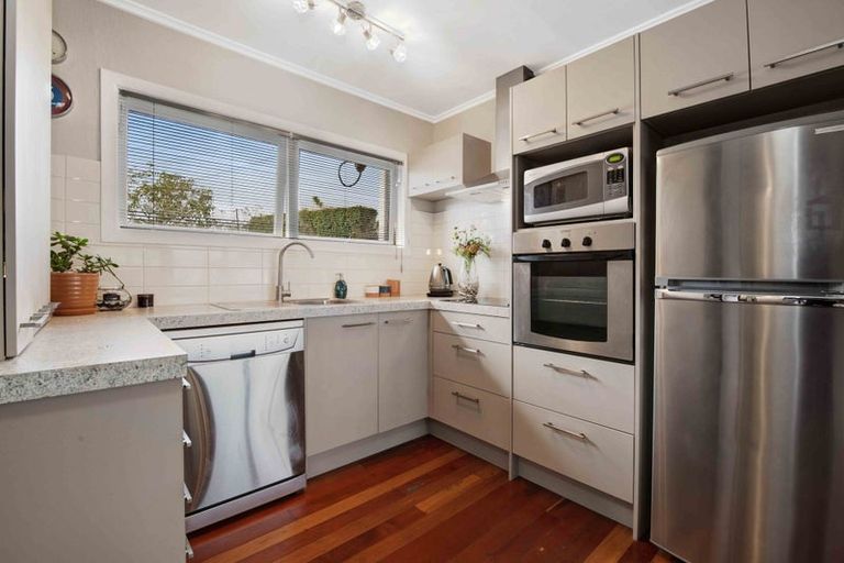 Photo of property in 27a Makiri Street, Helensville, 0800