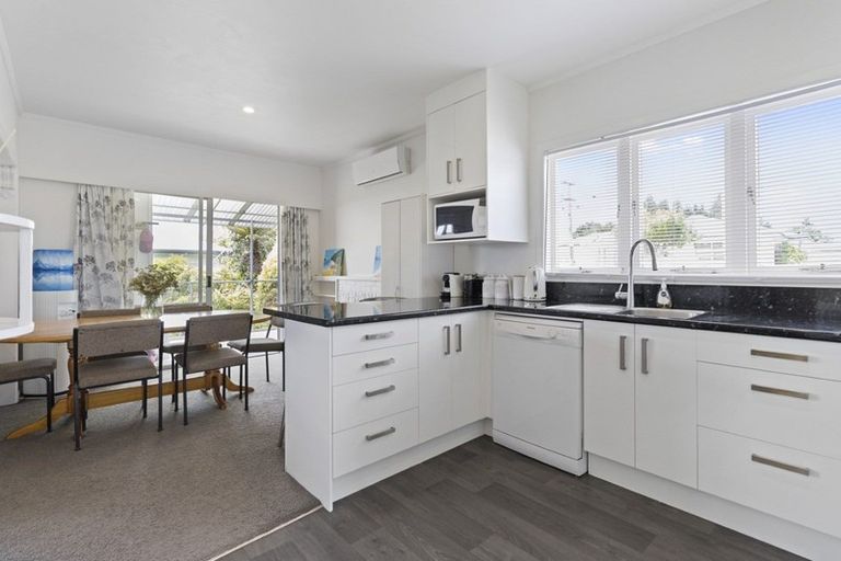 Photo of property in 68 Storey Avenue, Forest Lake, Hamilton, 3200