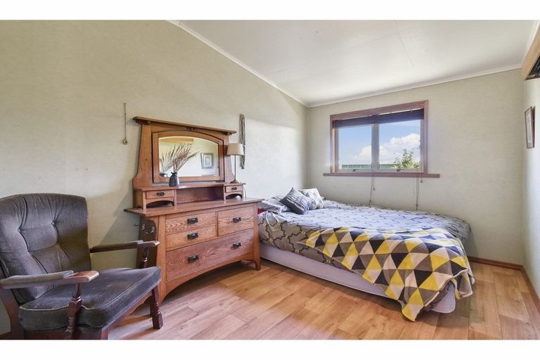 Photo of property in 7 Maraetai Place, Port Waikato, Tuakau, 2695