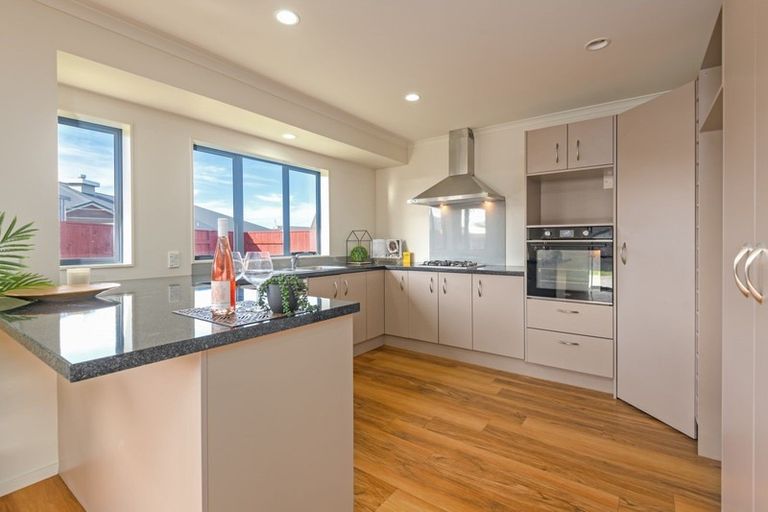 Photo of property in 8 Sorrento Place, Kelvin Grove, Palmerston North, 4414