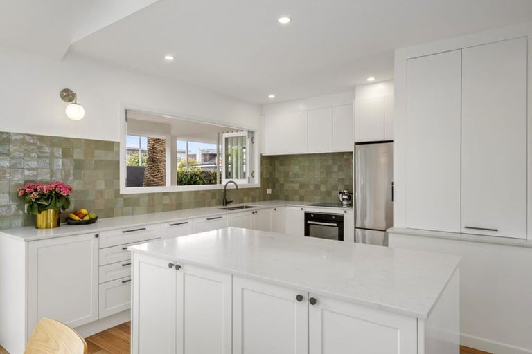 Photo of property in 18 Kitchener Road, Takapuna, Auckland, 0620