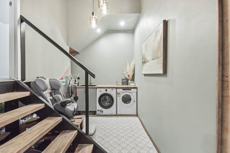 Photo of property in 1297b Whangaparaoa Road, Army Bay, Whangaparaoa, 0930