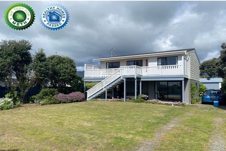 Photo of property in 104 Field Way, Waikanae Beach, Waikanae, 5036