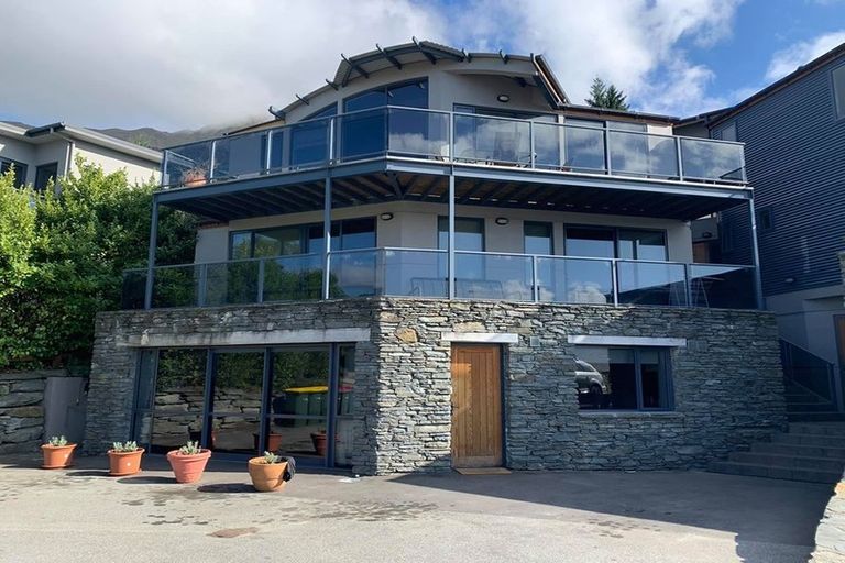 Photo of property in 1-3/1 Matakauri Place, Fernhill, Queenstown, 9300