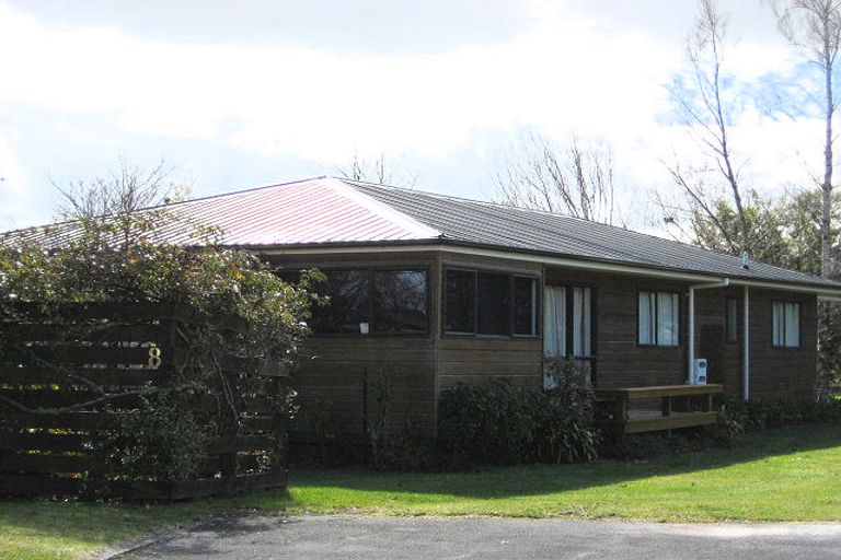 Photo of property in 8 Candu Lane, Kinloch, Taupo, 3377
