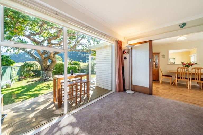 Photo of property in 7 Moehau Grove, Trentham, Upper Hutt, 5018