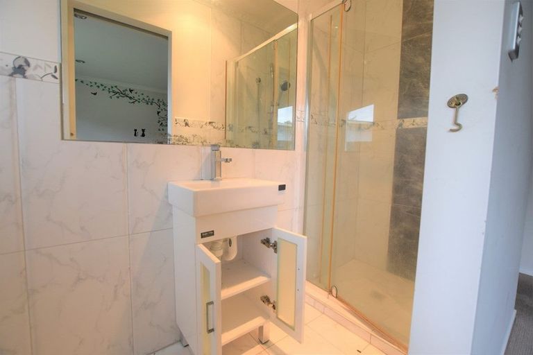 Photo of property in 16b Airdrie Road, Ranui, Auckland, 0612