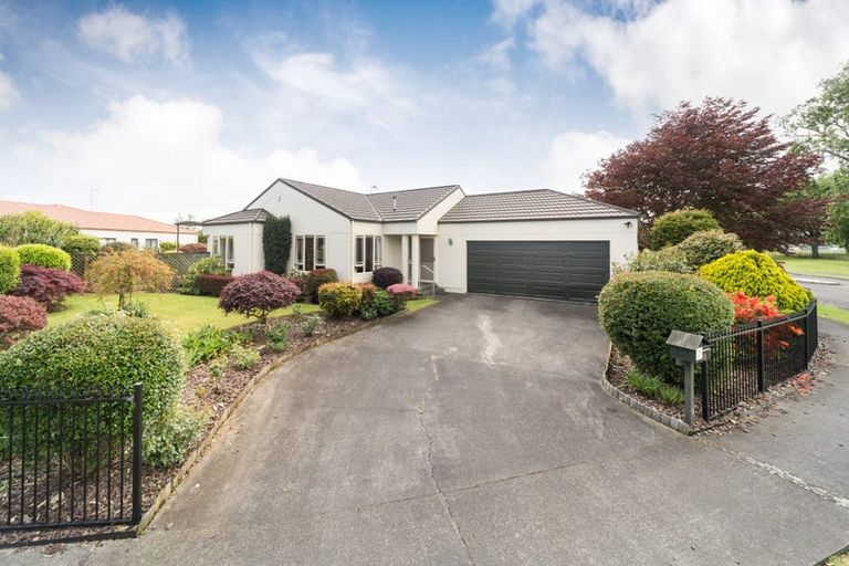 Photo of property in 18 Dalfield Place, Highbury, Palmerston North, 4412