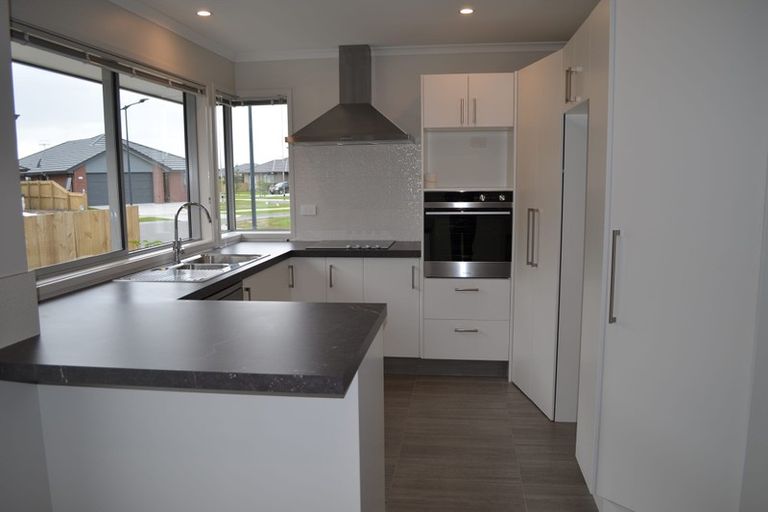 Photo of property in 39 Leet Crescent, Papamoa Beach, Papamoa, 3118