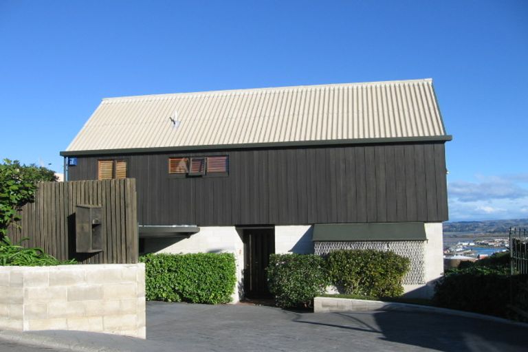 Photo of property in 34 Roslyn Road, Bluff Hill, Napier, 4110