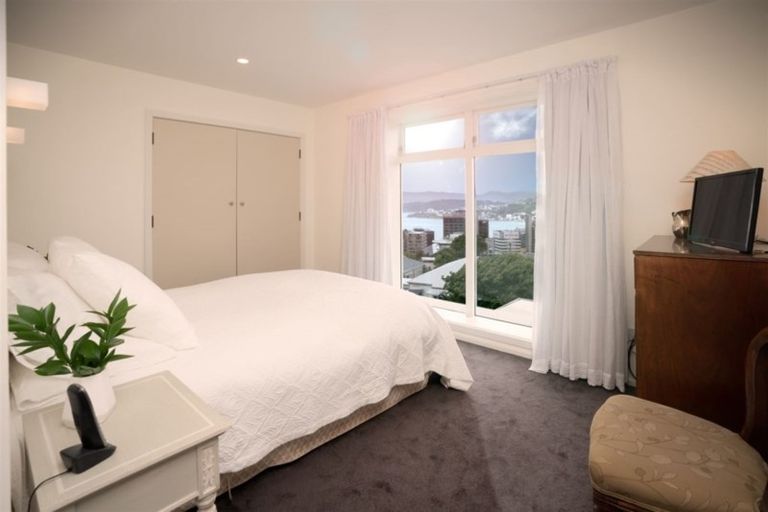 Photo of property in 27 Salamanca Road, Kelburn, Wellington, 6012