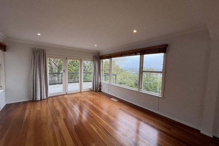 Photo of property in 18 Great North Road, Saint Johns Hill, Whanganui, 4500