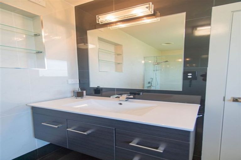 Photo of property in 16 Acheron Way, Te Anau, 9600