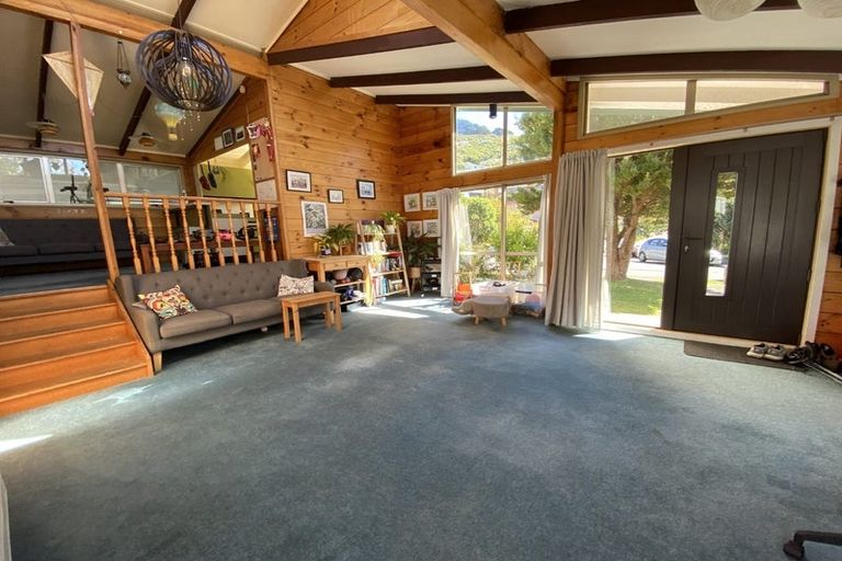 Photo of property in 7 Dundee Place, Crofton Downs, Wellington, 6035