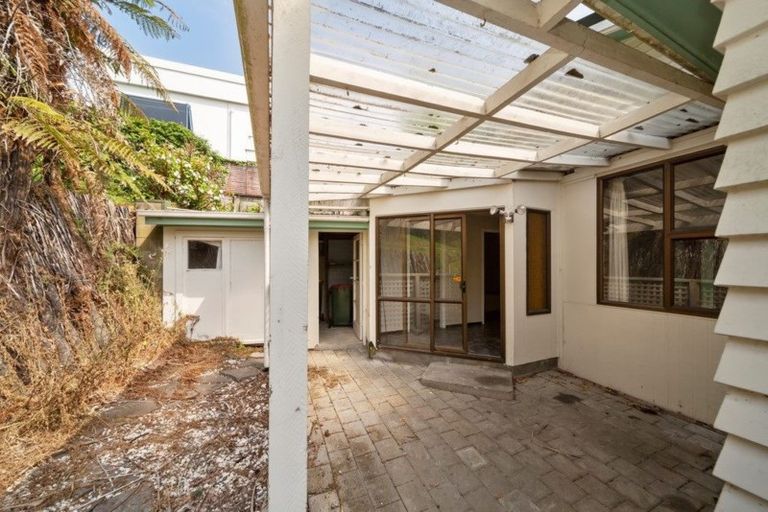 Photo of property in 115 Mangorei Road, Merrilands, New Plymouth, 4312