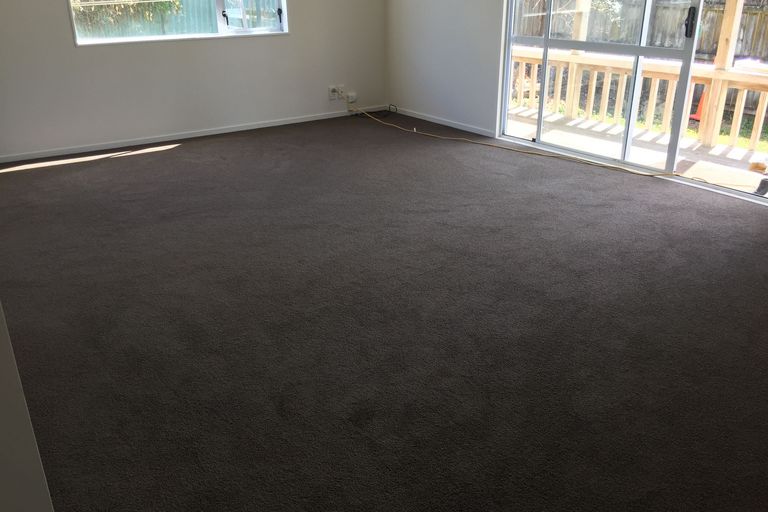 Photo of property in 8b Ascot Avenue, Henderson, Auckland, 0610