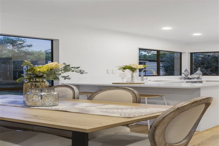 Photo of property in 1/13 Pinewood Grove, Botany Downs, Auckland, 2010