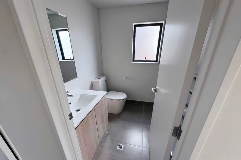 Photo of property in 23/9 Schnapper Rock Road, Greenhithe, Auckland, 0632