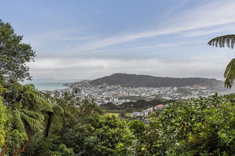 Photo of property in 28 Bruce Avenue, Brooklyn, Wellington, 6021