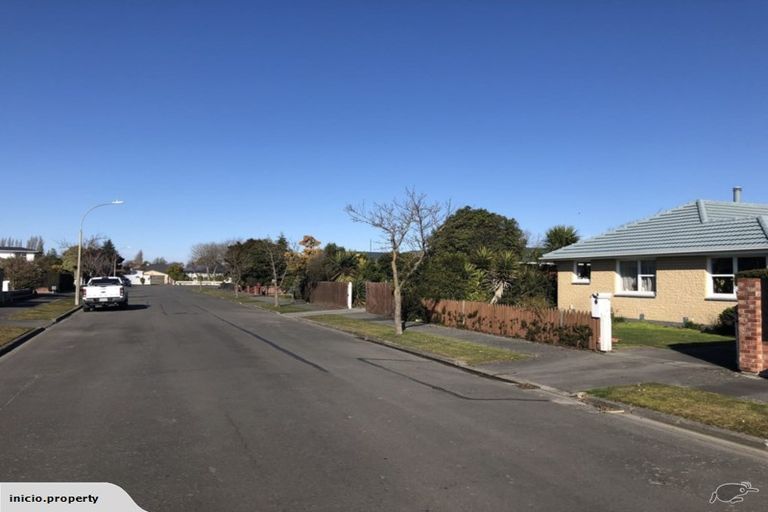 Photo of property in 14 Clipper Place, Redwood, Christchurch, 8051