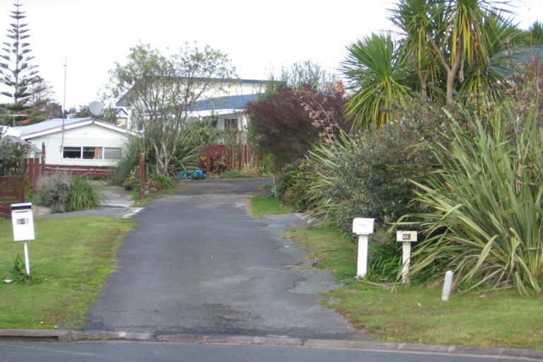 Photo of property in 20 Ngatira Place, Snells Beach, 0920