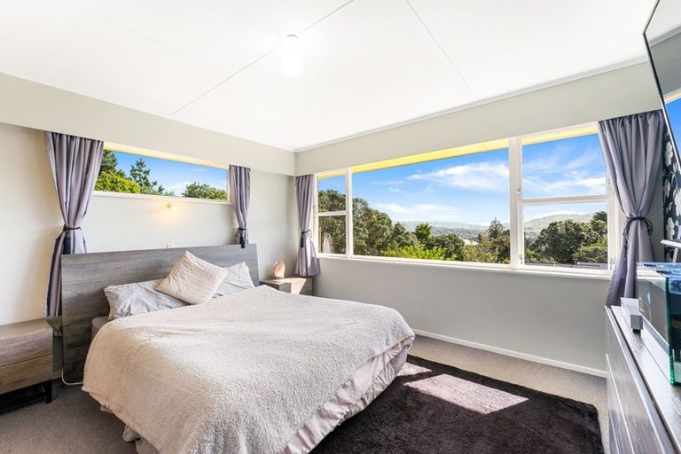 Photo of property in 10 Tirowhanga Road, Paremata, Porirua, 5024