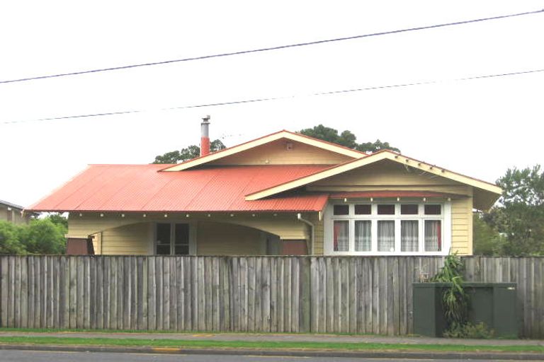 Photo of property in 30 Titirangi Road, New Lynn, Auckland, 0600