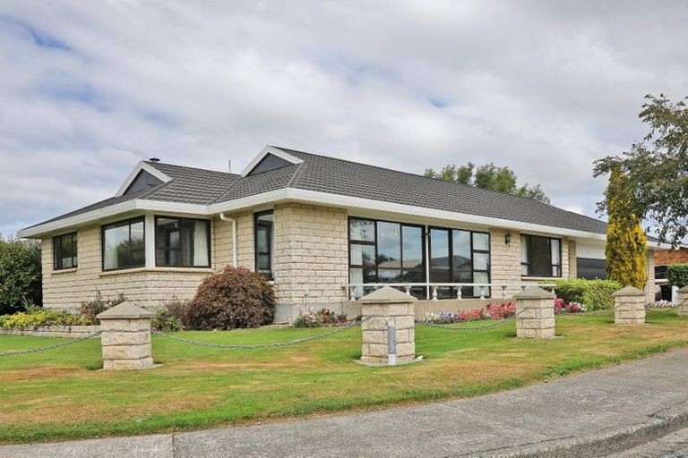 Photo of property in 35 Vogel Street, Waikiwi, Invercargill, 9810