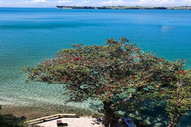 Photo of property in 254 Wade River Road, Wade Heads, Whangaparaoa, 0932