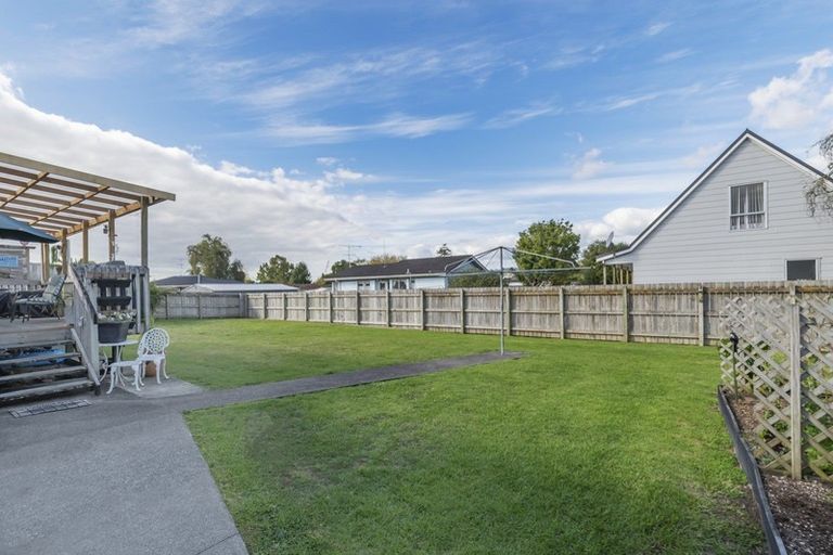 Photo of property in 18 Leatham Crescent, Opaheke, Papakura, 2113