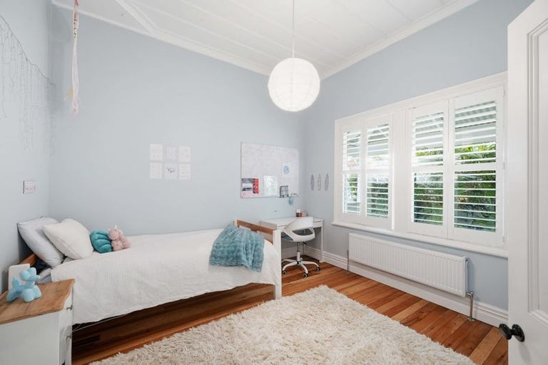 Photo of property in 45 Mozeley Avenue, Devonport, Auckland, 0624
