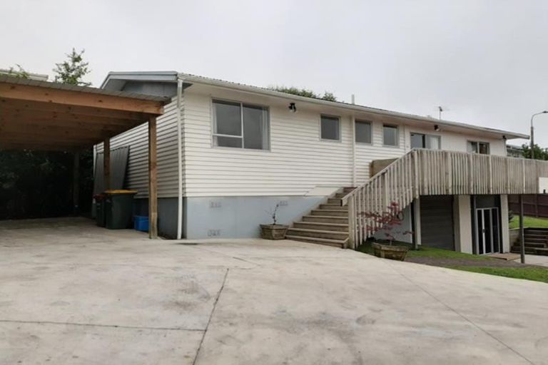 Photo of property in 5 Fairview Place, Westown, New Plymouth, 4310