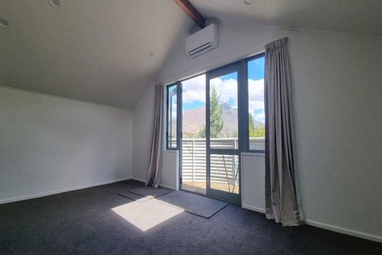 Photo of property in 28d Hallenstein Street, Queenstown, 9300