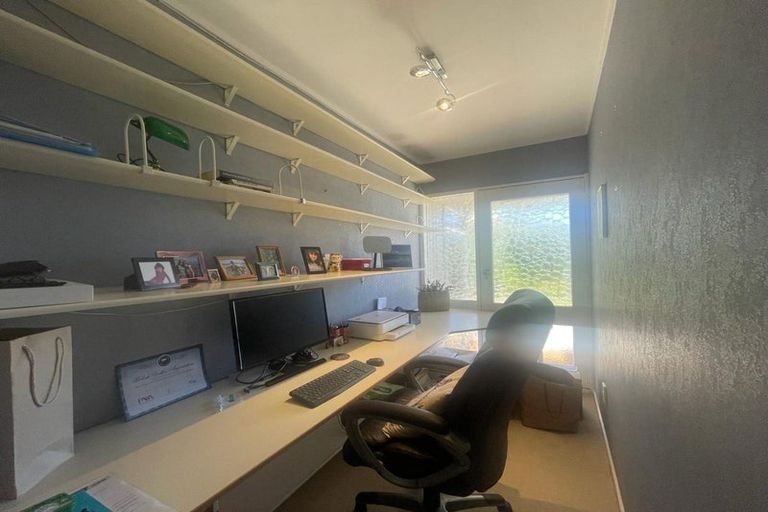 Photo of property in 7 Sanctuary Point, Sunnyhills, Auckland, 2010