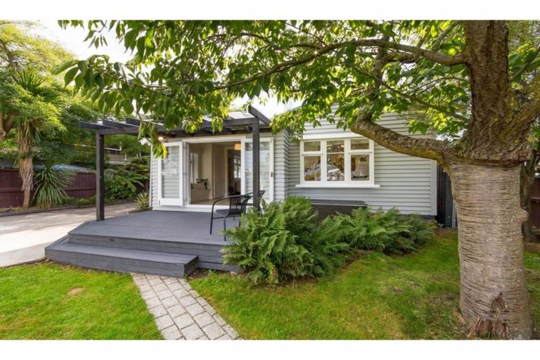 Photo of property in 319 Hendersons Road, Hoon Hay, Christchurch, 8025