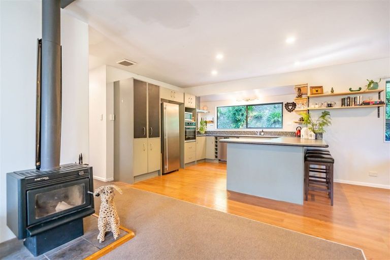 Photo of property in 116 Pinehaven Road, Pinehaven, Upper Hutt, 5019