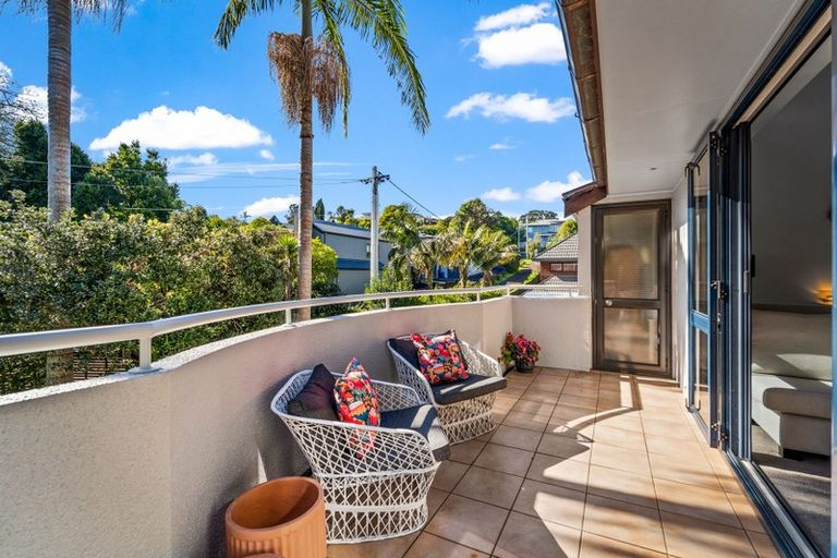 Photo of property in 2/24 Heathcote Road, Castor Bay, Auckland, 0620