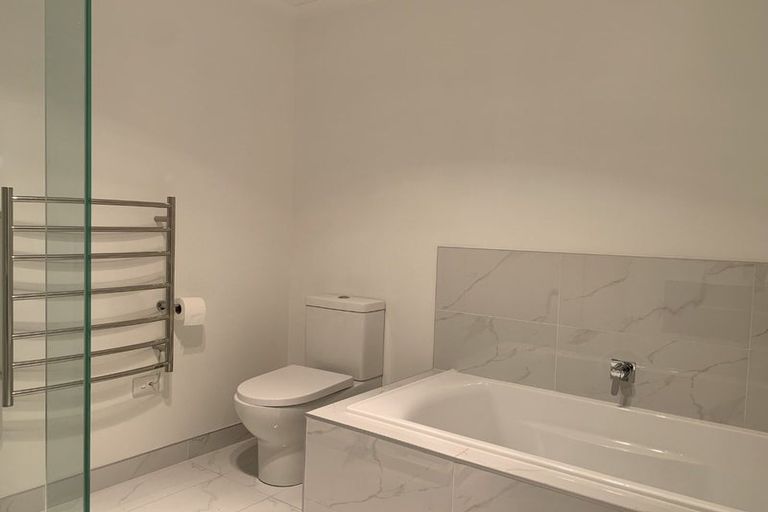 Photo of property in 189 Hobsonville Point Road, Hobsonville, Auckland, 0616