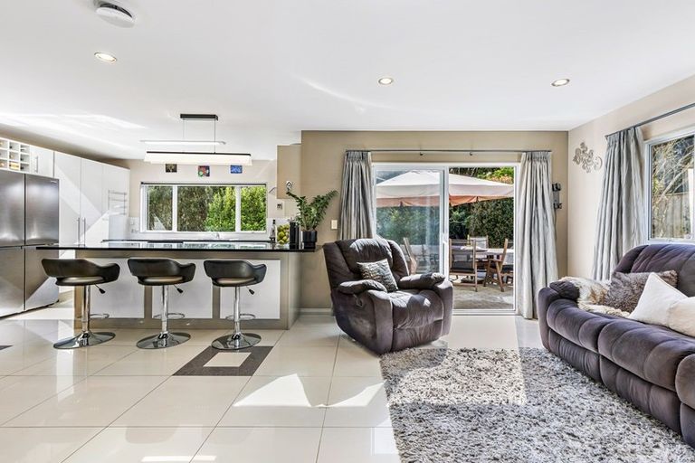 Photo of property in 20 Kunzea Place, Greenhithe, Auckland, 0632