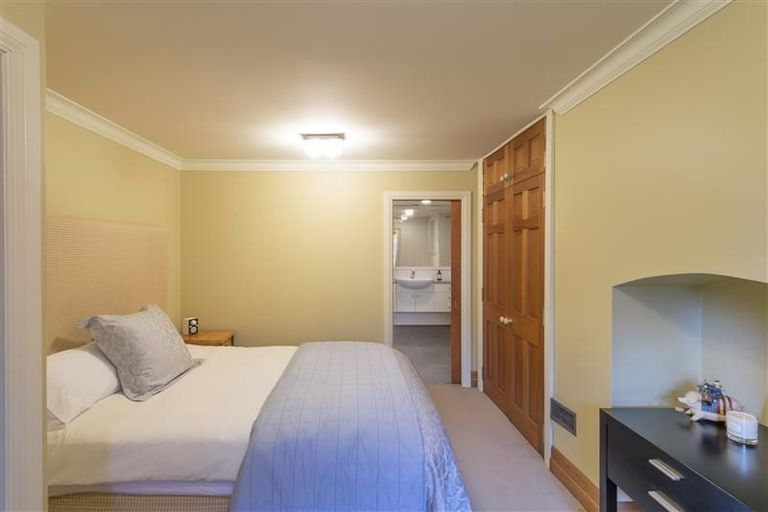 Photo of property in 80 Brougham Street, Mount Victoria, Wellington, 6011