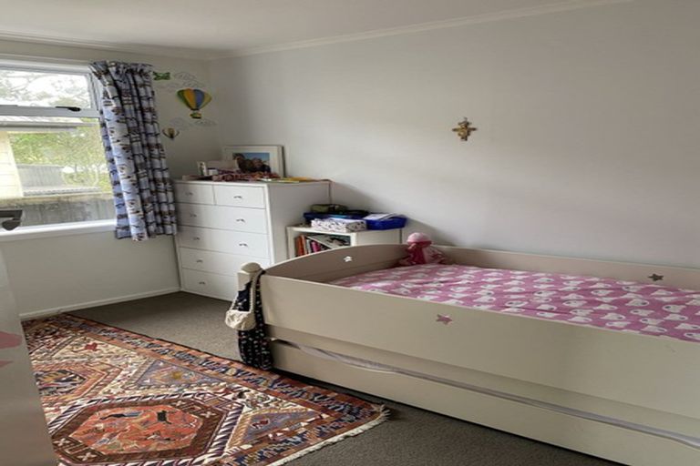 Photo of property in 4 Wharf Road, Te Atatu Peninsula, Auckland, 0610