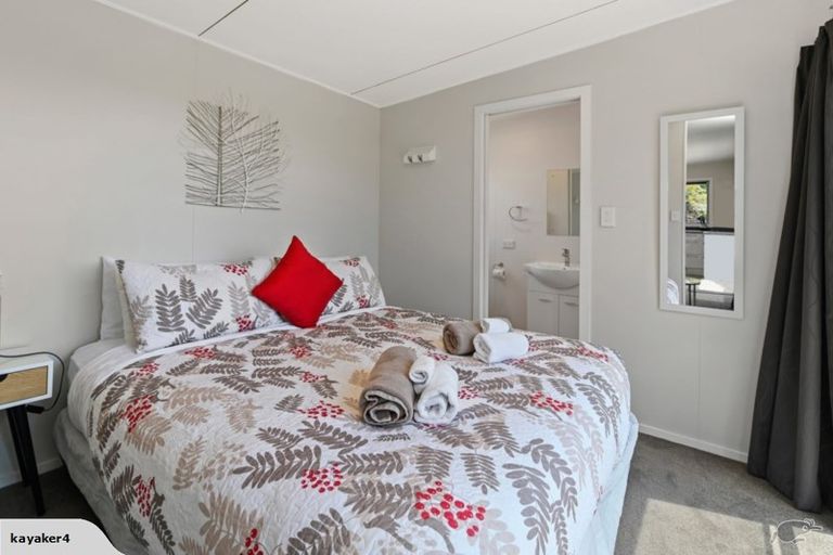 Photo of property in 26 Willow Avenue, Hannahs Bay, Rotorua, 3010