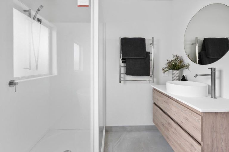 Photo of property in 10 Cassin Place, Taradale, Napier, 4112