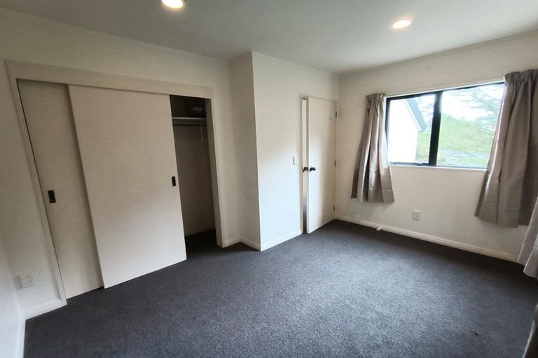 Photo of property in 21 Ladbrooke Drive, Newlands, Wellington, 6037