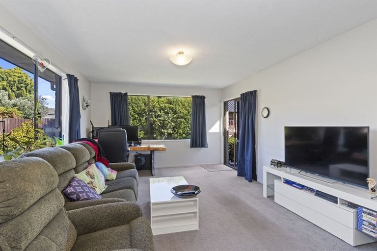 Photo of property in 369a Sawyers Arms Road, Harewood, Christchurch, 8051
