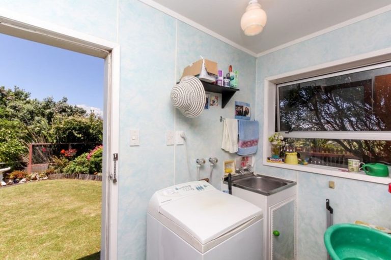 Photo of property in 2/4 Scott Street, Moturoa, New Plymouth, 4310