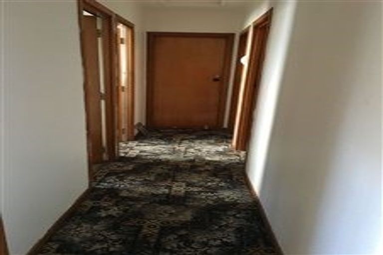 Photo of property in 20 Ribblesdale Road, Henderson, Auckland, 0612