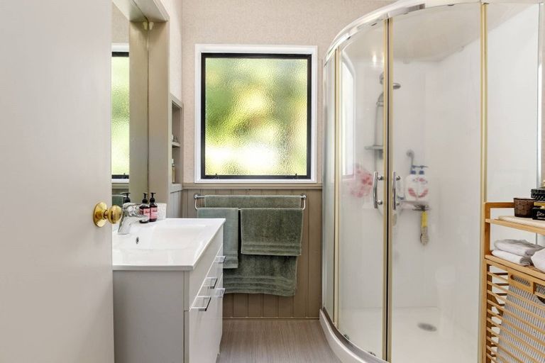 Photo of property in 110 Harbour View Road, Omokoroa, 3114