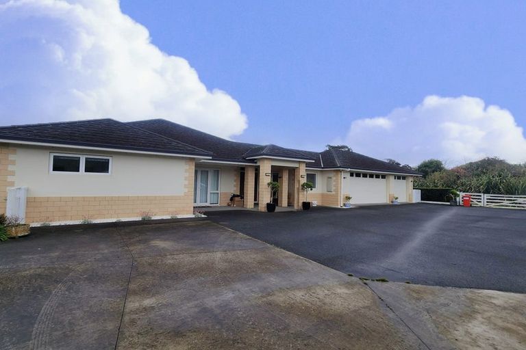 Photo of property in 94c Pomona Road, Kumeu, 0891